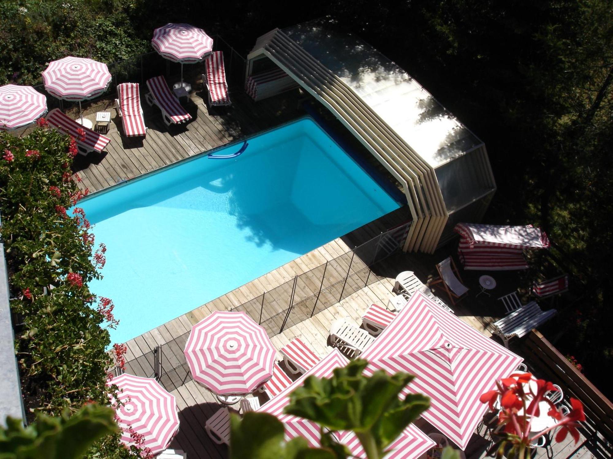 לס דה-אלפס Hotel Adret מראה חיצוני תמונה